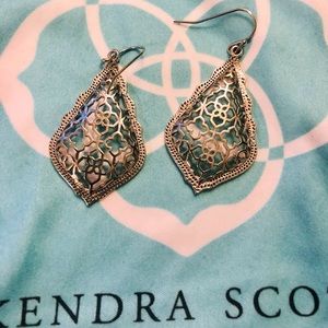 Kendra Scott Addie Silver Filigree Drop Earrings EUC